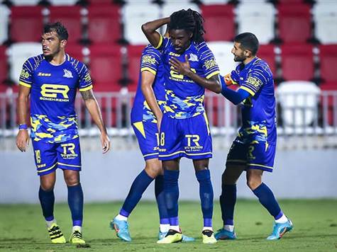 המשחק קריטי כמובן הרבה יותר לאורחת, שרחוקה 3 נקודות מהקו האדום, אבל מגיעה בתנופה אחרי שני ניצחונות רצופים במחזורי הסיום של העונה הסדירה (מאור אלקסלסי)