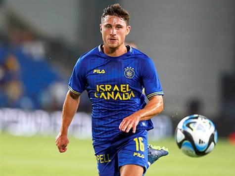 המשחק בינתיים נע על מי מנוחות, אין סכנה ליתרון של מכבי ת``א - שמצידה רוצה לכבוש עוד שערים עד ההפסקה (צילום: אלן שיבר)