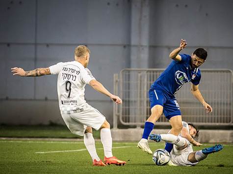 הקצב דעך בדקות האחרונות, חדרה לא מצליחה עדיין לנצל את היתרון המספרי (עודד קרני)