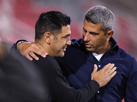 שרון מימר ואליניב ברדה, שניים שעבדו ביחד בהפועל ב``ש, נפגשים הערב (צילום: מאור אלקסלסי)