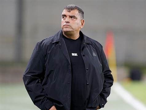 לא אוהב את החלטות השיפוט, ברדה (אלן שיבר)