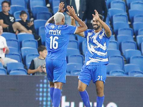 המחליפים חוגגים