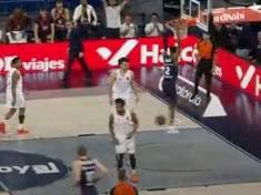 <strong>דאנק יפה של קובי סימונס</strong>