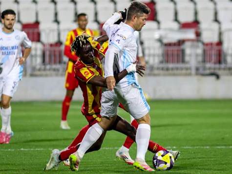 הזדמנות ראשונה של אשדוד במשחק הזה, עם הגבהה של אנסה שננגחה החוצה על ידי טמם. התעוררות התקפית קלה של האורחים (קובי אליהו)