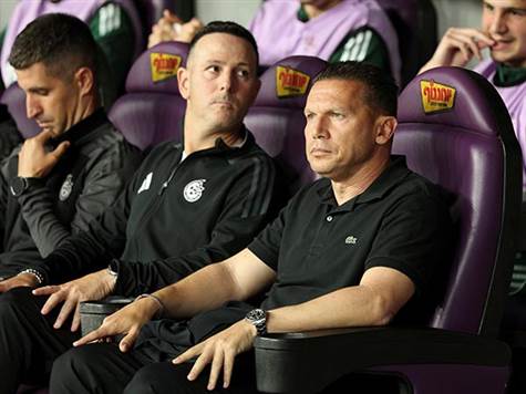 המחצית הולכת ומתקרבת ונראה כי בכר לא מרוצה מהיכולת של קבוצתו. האם נקבל כאן שער לפני ההפסקה? טקבקו דעתכם! (אלן שיבר)