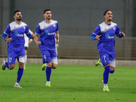 המפגש הראשון העונה בין הקבוצות הסתיים ב-0:0, והשני ב-1:3 לק``ש, במשחק בו יאיר מרדכי, כריסטיאן מרטינס ומור סימן טוב הפכו יתרון של רותם חטואל. (קובי אליהו)<br />