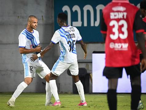 טבריה מנגד, מגיעה למשחק אחרי 2:2 דרמטי נגד הפועל י-ם, בזכות שער דרמטי של זיו מורגן (ברני ארדוב)
