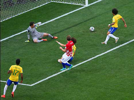 וזה הרגע שמרסלו וכל ברזיל תרצה לשכוח (GETTYIMAGES)