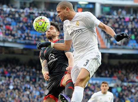 פפה נוגח לרשת של סלטה (getty)