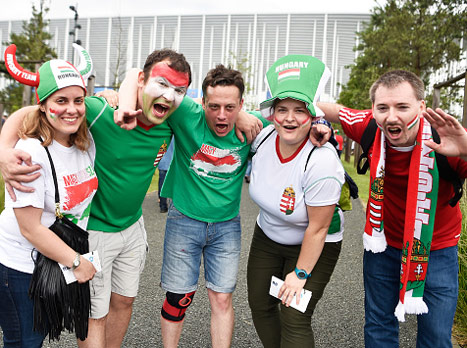 גם אוהדי הונגריה כבר מוכנים (gettyimages)