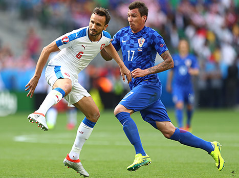 מנדז`וקיץ` מאוד פעלתן הערב (getty)