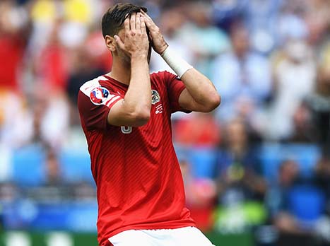 איזו בעיטה פזיזה של הבלם (getty)