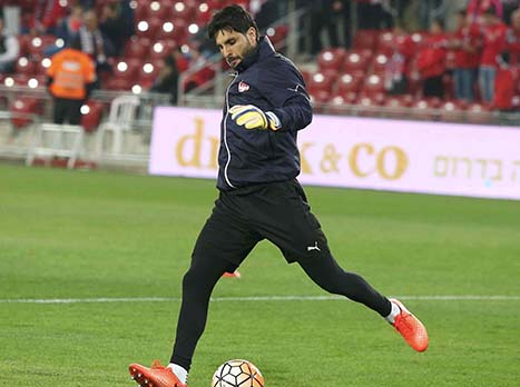 חיימוב מתחמם... (צילום: אלן שיבר)