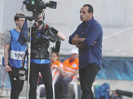 קובי רפואה. הקבוצה שלו נראית לא טוב גם היום (צילום: אלן שיבר)