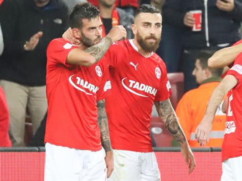 <STRONG><FONT color=#ff0000>צפו בשער של ממן >></FONT></STRONG>