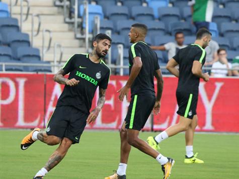 <P>כפי שפורסם כאן אתמול, אתנסיאדיס יחזור ל-11 של מכבי חיפה, בעוד עומר דמארי ומוחמד עוואד ימתינו להזדמנות על הספסל.</P>
<P>קהת ואזולאי יובילו את הקישור, כשרוקאביצה וסולליך יתופקדו בכנפיים. מאבוקה הפצוע מחוץ לסגל, כשרז מאיר ימלא את מקומו באגף הימני.</P>