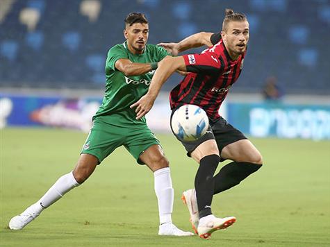 לא הרבה קורה בדקות הפתיחה. הקבוצות עדיין לא נכנסו לעניינים (אלן שיבר)