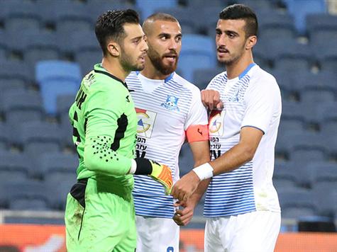 אלטמן נמצא שם בשביל האורחים. רן קדוש עולה לכדור אחרון