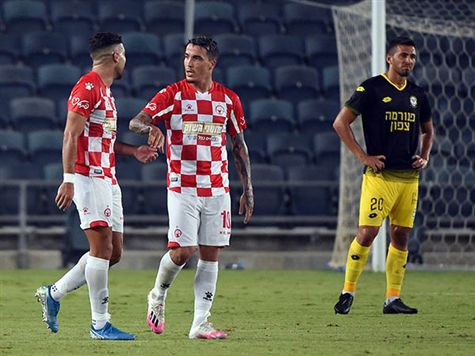 המפגש בין הקבוצות במחזור הפתיחה הוליד משחק עם חמישה שערים, שבו ז`וסוואה (פנדל), איתמר שיברו וסינטינהו סלליך הבטיחו 2:3, וגבי קניקובסקי ורון אשכנזי רק צימקו לנתניה. (ברני ארדוב)