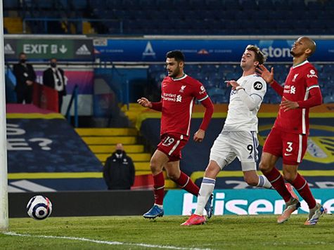 פאביניו ביצע טעות קשה, אך במפורד, שנותר לבדו מול אליסון, לא הצליח להכניע את הברזילאי. (GETTY)