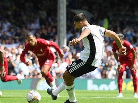 מיטרוביץ` מדייק מהנקודה הלבנה! פולהאם חוזרת להוביל!