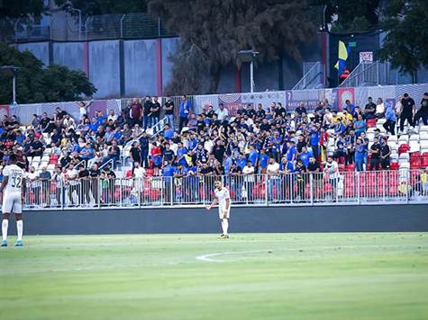 עד הדקה ה-20 המשחק באיצטדיון גרין היה דיי מנומנם, אבל משם הדברים השתנו. שער יפהייפה של סער פדידה בצד אחד, בעיטה אקרובטית של עאבד בצד השני ואנחנו ב-1:1 במגרש בנוף הגליל<BR><BR>(מאור אלקסלסי)