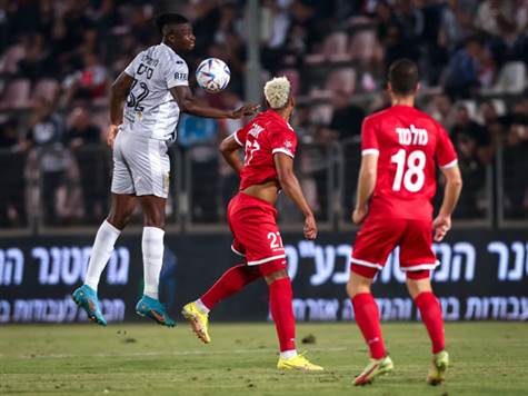 מעט איומים קיבלנו עד כה במחצית, אבל מבחינה התקפית לא ראינו הרבה משתי הקבוצות. איך לדעתכם יגמר הערב הזה? טקבקו! (מאור אלקסלסי)