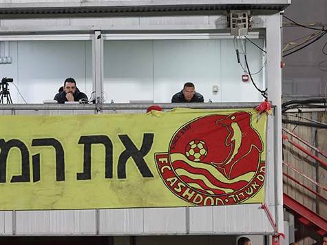 ברק בכר, כזכור, לא עומד על הקווים הערב, אחרי שאסף כרטיסים צהובים. האם לדעתכם הירוקים יסתדרו בלי המאמן? (לירון מולדובן)