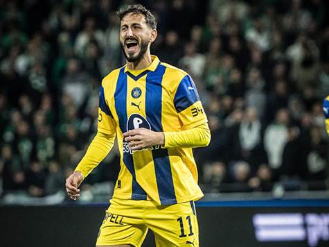 מכבי תל אביב מטיילת על הרחבה של מכבי חיפה, אבל אף שחקן לא שלח בעיטה. מאוחר יותר, פרץ קיבל כדור ענק מאבו פרחי, אבל סחט הדיפה מירמקוב. דקות מצוינות של הצהובים (אלן שיבר)