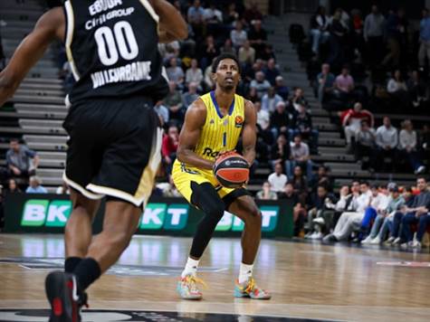 <strong>צפו בסל היפה של ג'יילן הורד>></strong>