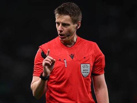 30 דקות של כדורגל ויש לנו צהוב ראשון על הדשא, אותו קיבל מוריטה אחרי תיקול מסוכן מאוד (GETTY)