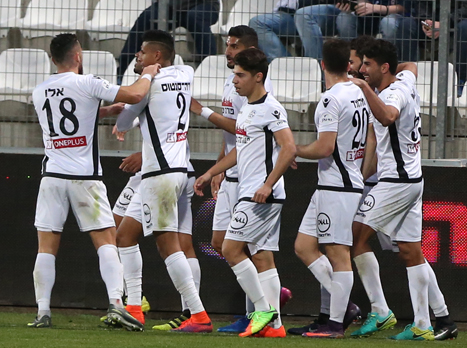 המלאבסים ביתרון (סוכנות ג`יני)