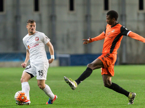 <STRONG>10 דקות של כדורגל במושבה, עדין לא ראינו איום ממשי על אחד השערים (עודד קרני)</STRONG>