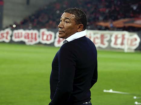 קצת יותר מ-20 דקות לסיום. וידיגאל צריך לעשות שינוי נוסף, כי הקבוצה שלו לא בעניינים כרגע