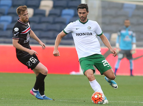 מנסה לאיים על השער. ואצק (יוסי שקל)