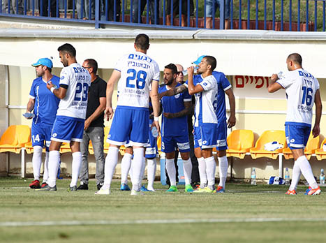 המארחת שווה שער (לירון מולדובן)