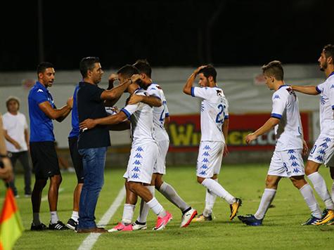 זה הגיע! המחליף אמיר נסאר הרים לרחבה, גוזלן התרומם מצוין ונגח לקורה ופנימה!