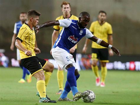 פתיחה שמזכירה את תחילת המחצית הראשונה. משחק מפוזר ולא מדויק (צלם: אלן שיבר)