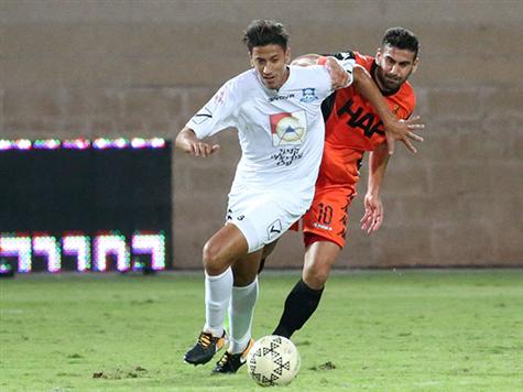 משחק פיזי בעכו (יוסי שקל)