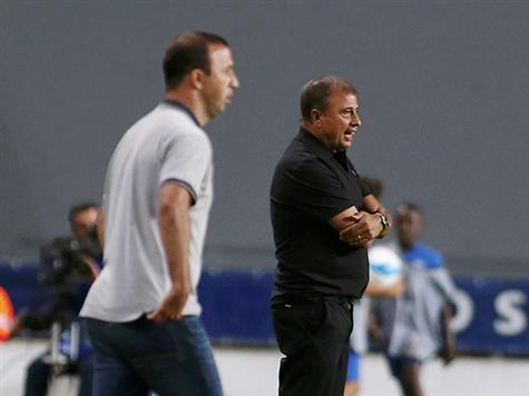 שני המאמנים מבינים שהם מתקרבים ל-0:0 מאכזב (צילום: אלן שיבר)