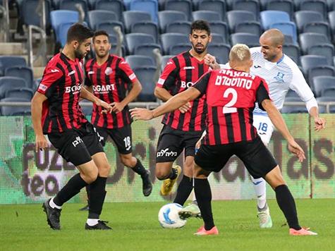 שליטה של האדומים