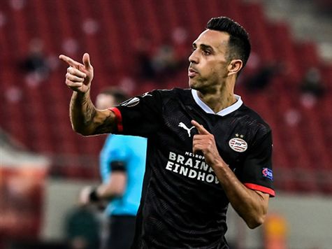 כזכור, במפגש הקודם בין הקבוצות בליגה, שהתקיים לפני חודש וחצי באמסטרדם, זהבי להט עם צמד ענק. אולם קבוצתו שמטה יתרון של שני שערים והמשחק הסתיים ב-2:2. (GETTY)