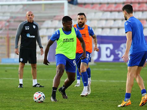 גם שחקני ק``ש מוכנים. (לירון מולדובן)