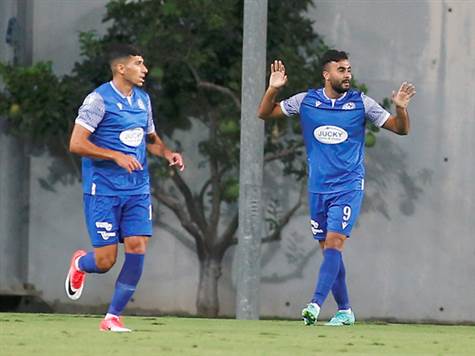 התקפה יפה של פ``ת הסתיימה במסירת עומק לעוואד, והחלוץ כבש בנגיעה מתוך הרחבה, אך השער נפסל בטענת נבדל מוצדקת… (אלן שיבר)