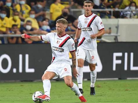 שתי דקות תוספת זמן בבלומפילד. (ברני ארדוב)