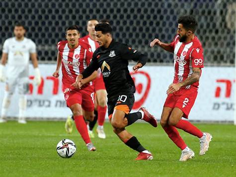 עמית זנטי מוקף. בני יהודה רוצה הפתעה (אלן שיבר)