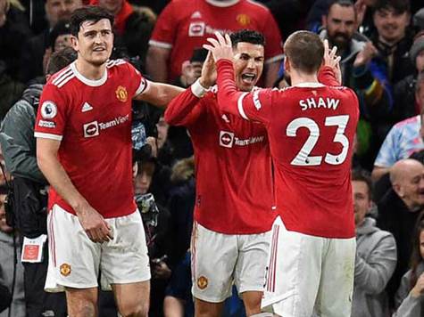 מחצית באולד טראפורד. 1:3 נהדר ליונייטד משערים של מקטומיניי, מי (ע`) ורונאלדו. לנון צימק. הפעם האחרונה שבה השדים כבשו לפחות&nbsp;שלושה שערים במחצית הראשונה הייתה ב-0:9 על סאות`המפטון בעונה שעברה, אז הם הבקיע ארבעה (GETTY)