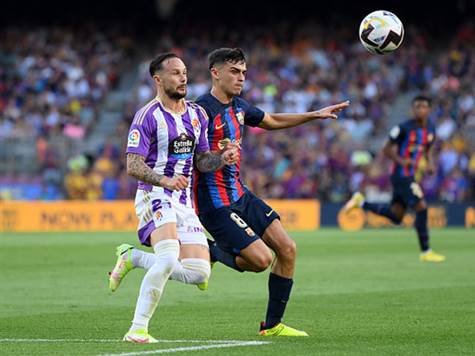 מלבד המצב של לבנדובסקי, מעט מאוד מצבים במשחק, שמתנהל ברובו בהנעת כדור של הקטאלונים (GETTY)