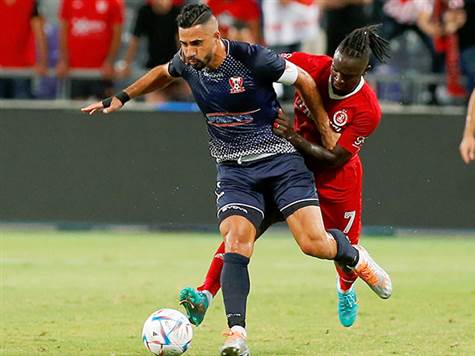 ההיסטוריה הולכת נגד הפועל ת``א: לקבוצה יש ניצחון בודד מתוך חמישה משחקים מול סכנין. במשחק האחרון, סכנין ניצחה 0:2 בבלומפילד (צילום: אלן שיבר)