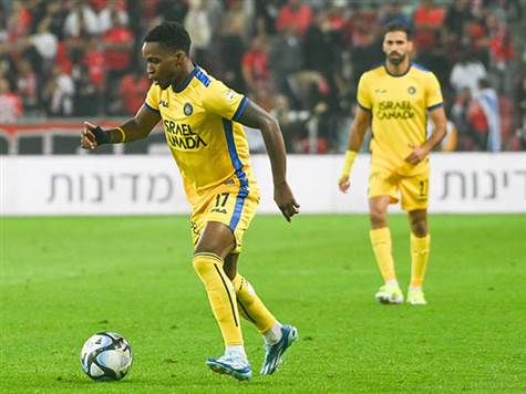 האם מכבי ת``א תכריע את המשחק הזה? (צילום: ברני ארדוב)